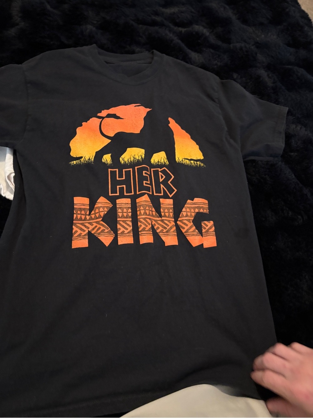 Men's lion king Her King' Black T-Shirt with Orange Lion Graphic size medium